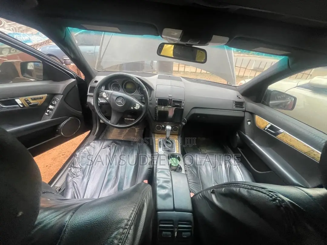 Mercedes-Benz C300 2009 Black
