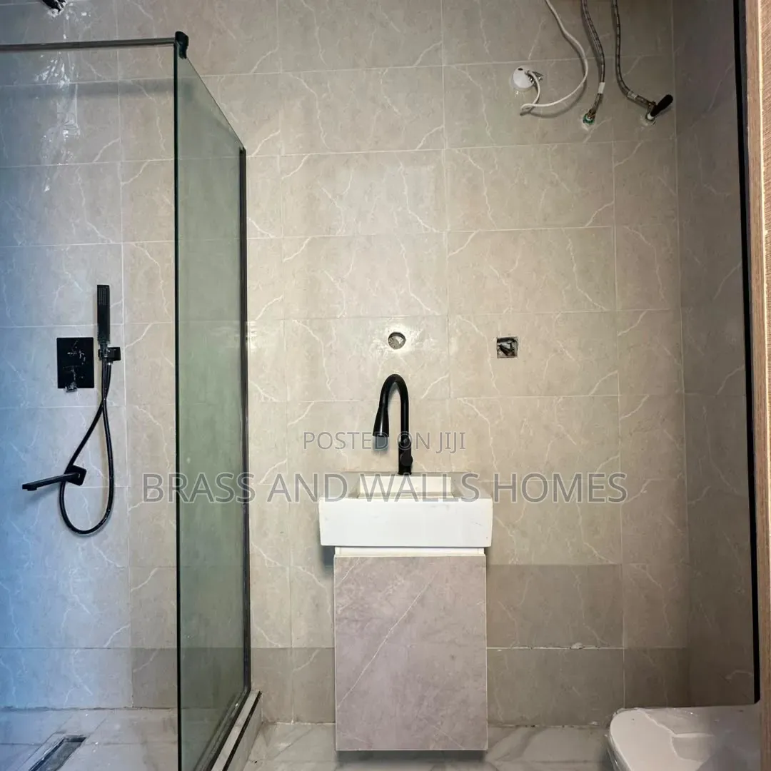 Furnished 1bdrm Apartment in Lekki Phase 1 for sale