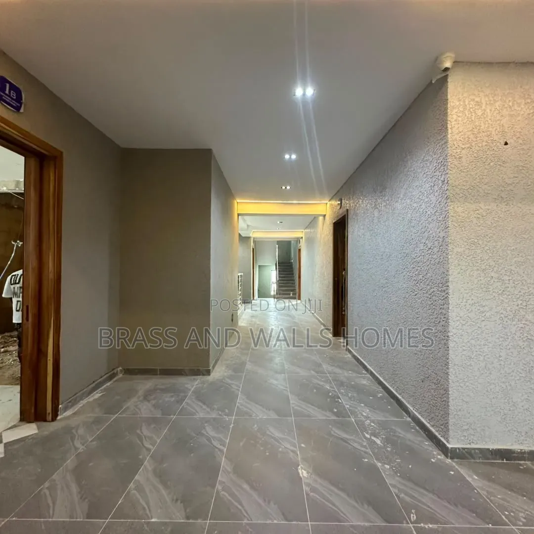 Furnished 1bdrm Apartment in Lekki Phase 1 for sale