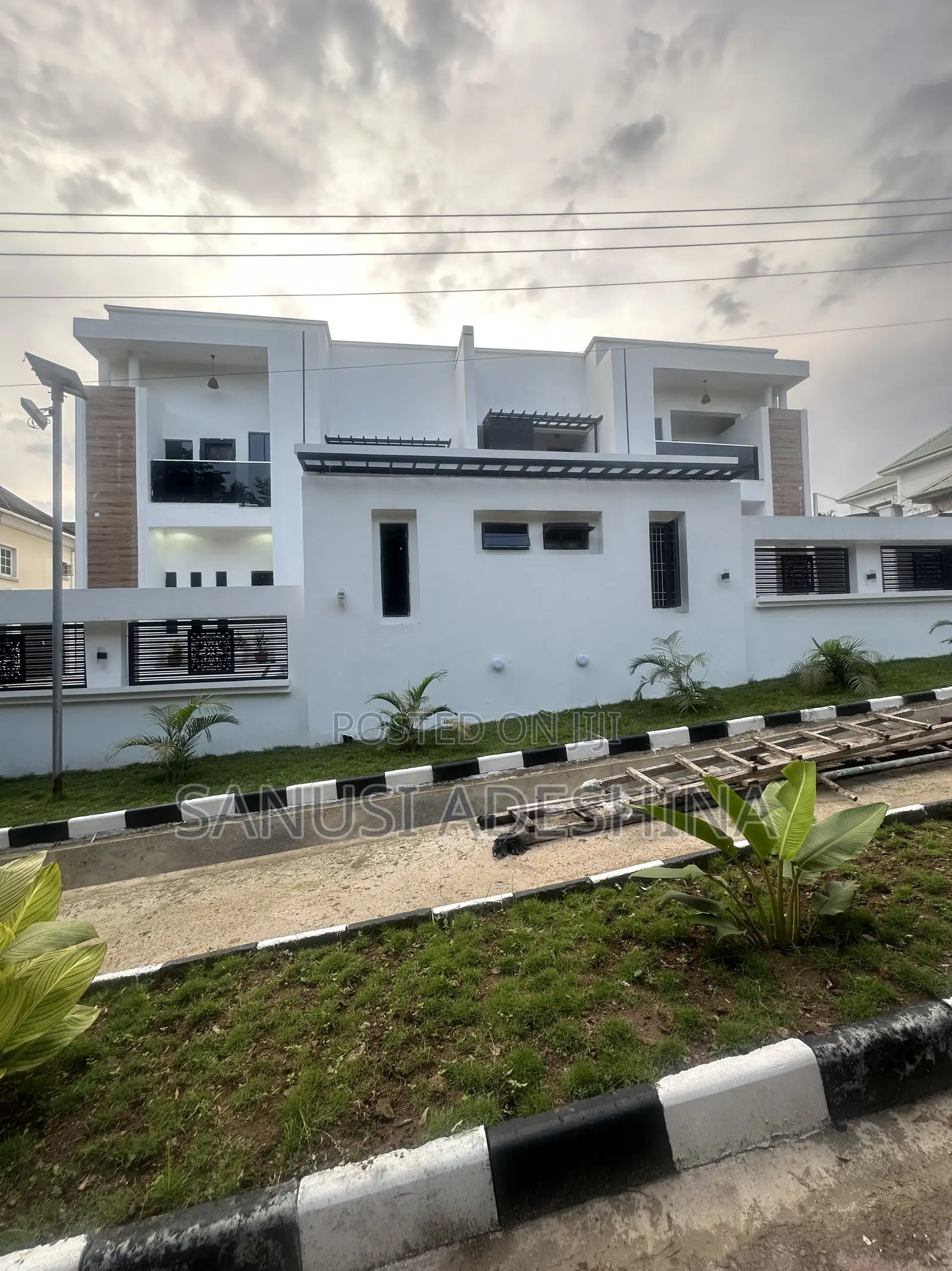 5bdrm Duplex in Gwarimpa Estate By, Gwarinpa for sale