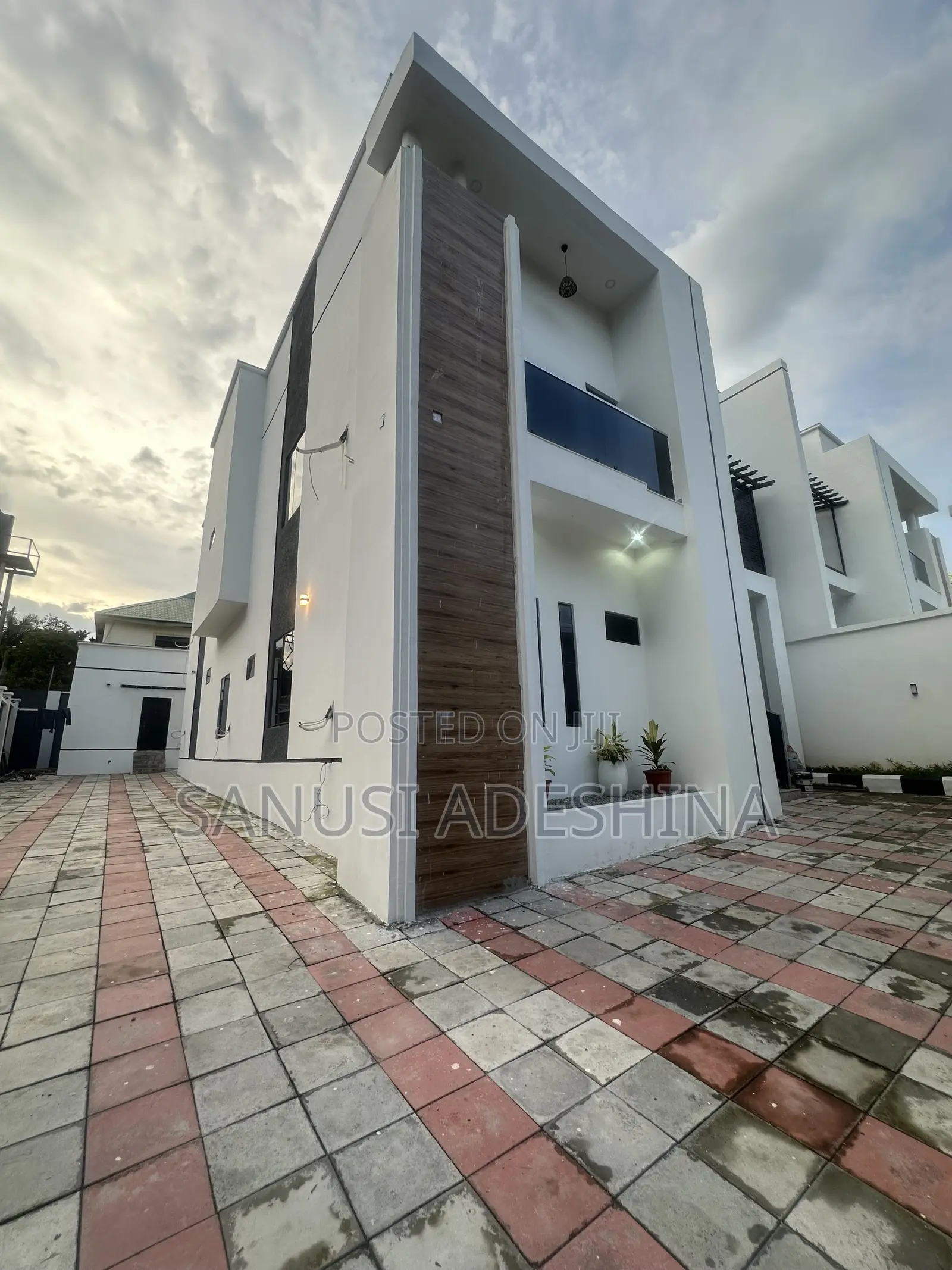 5bdrm Duplex in Gwarimpa Estate By, Gwarinpa for sale