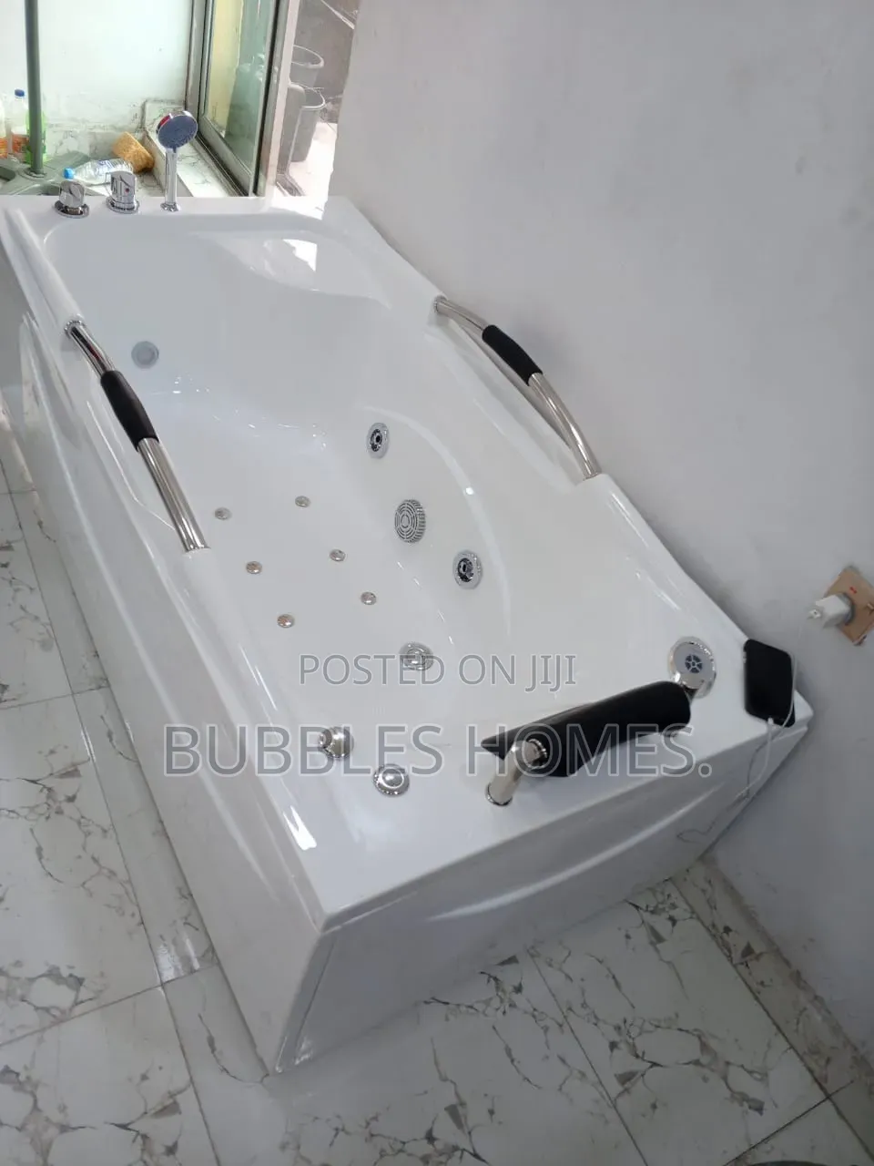 Single Jacuzzi White
