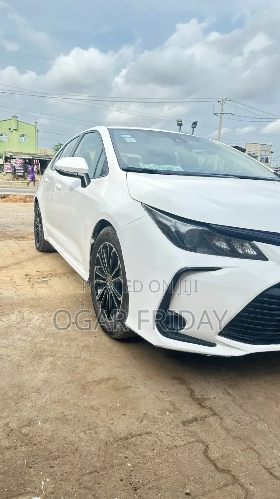 Toyota Corolla LE 2021 White