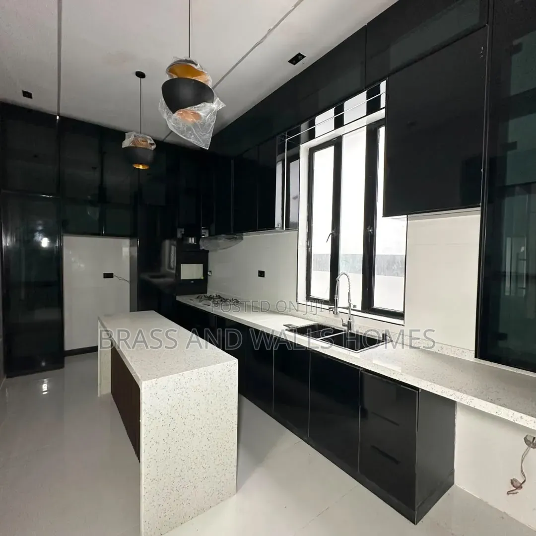 Furnished 5bdrm Duplex in Sangotedo for sale