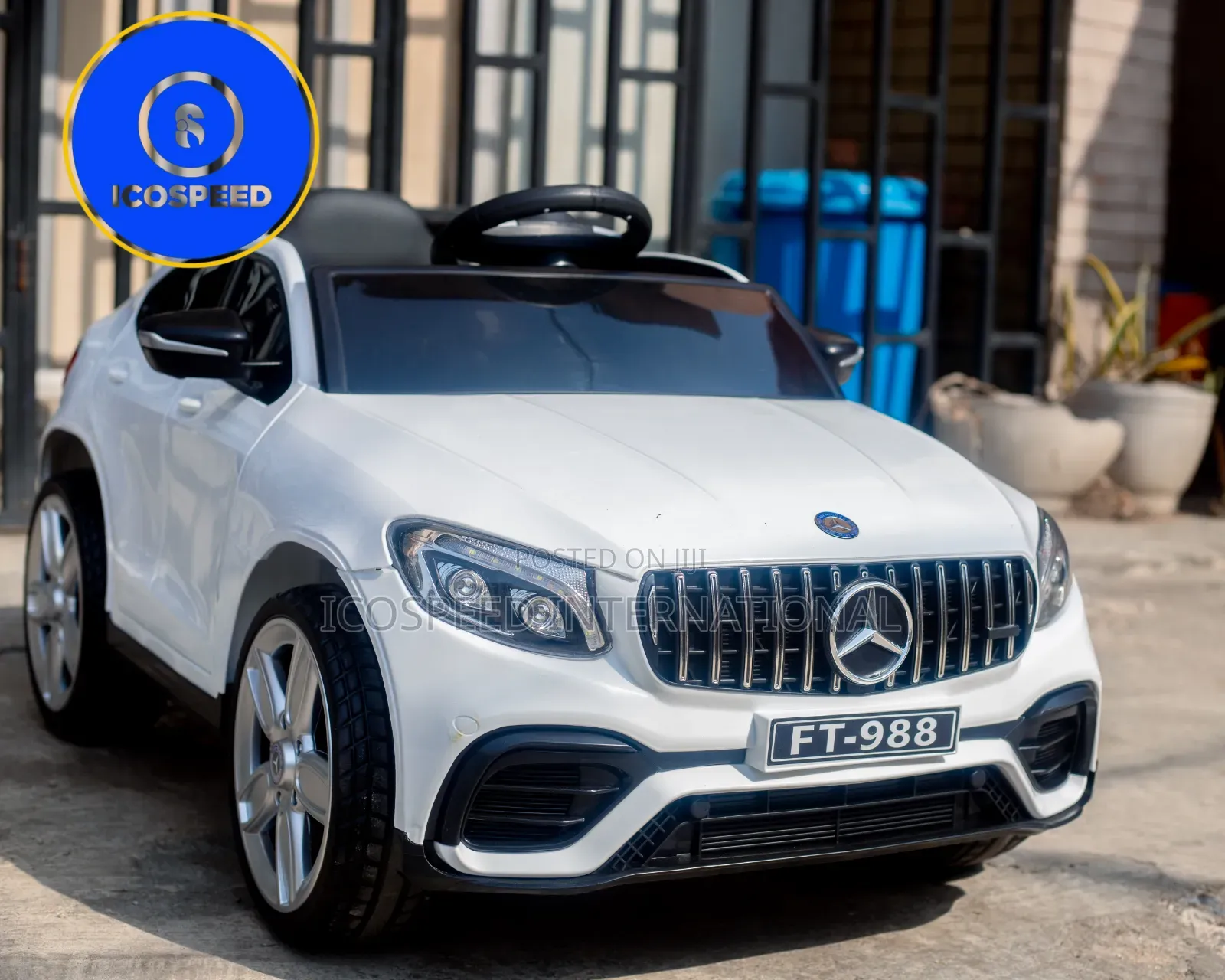 White Mercedes-Benz GLE With TV Screen for Kids Age 1-6