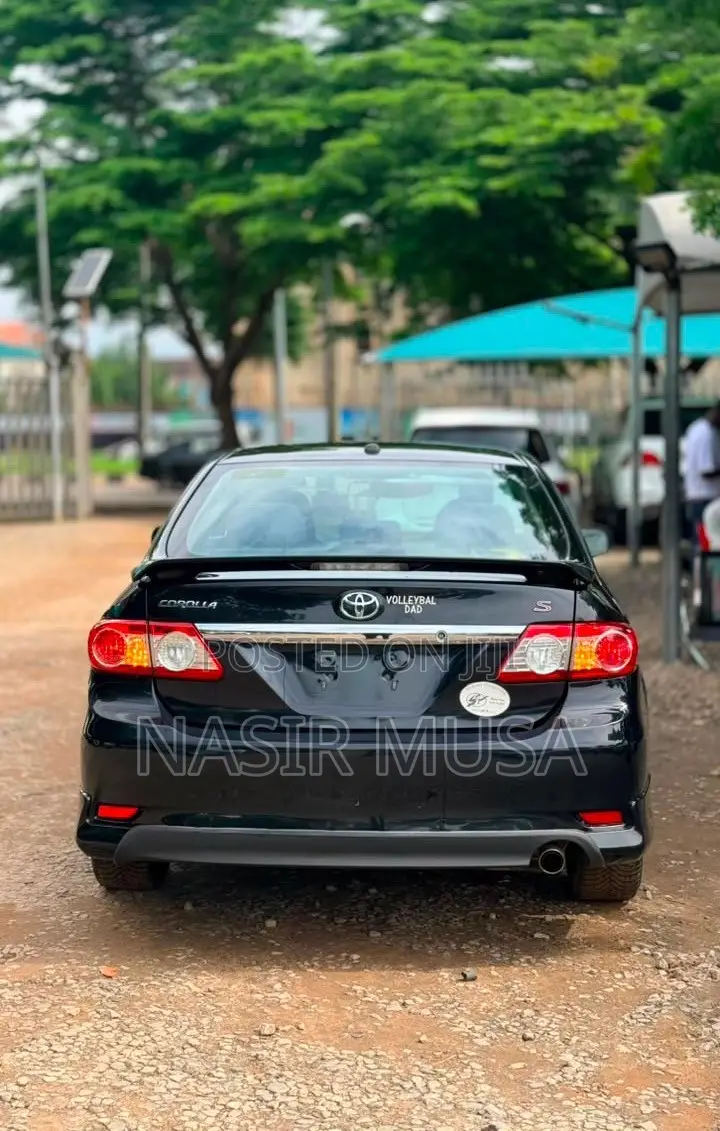 Toyota Corolla S Special Edition 4dr Sedan (1.8L 4cyl 4A) 2013 Black