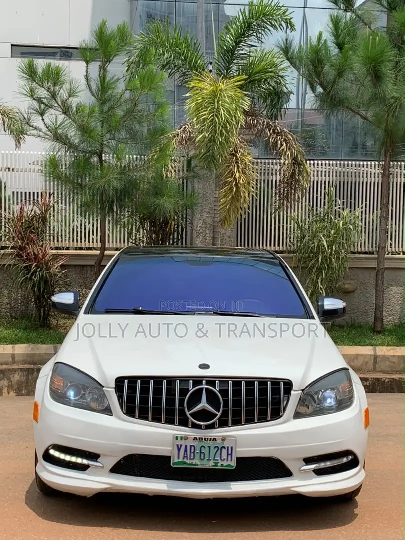 Mercedes-Benz C300 Luxury Sedan AWD (3.0L 6cyl 7A) 2009 White