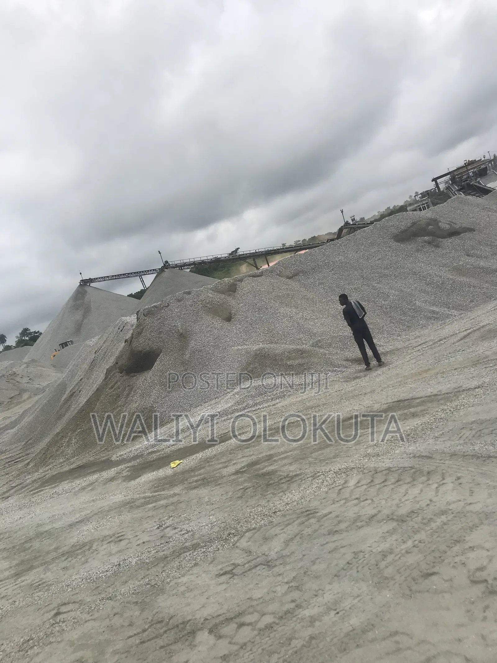 Full 30 Tons of Stone Base Granite