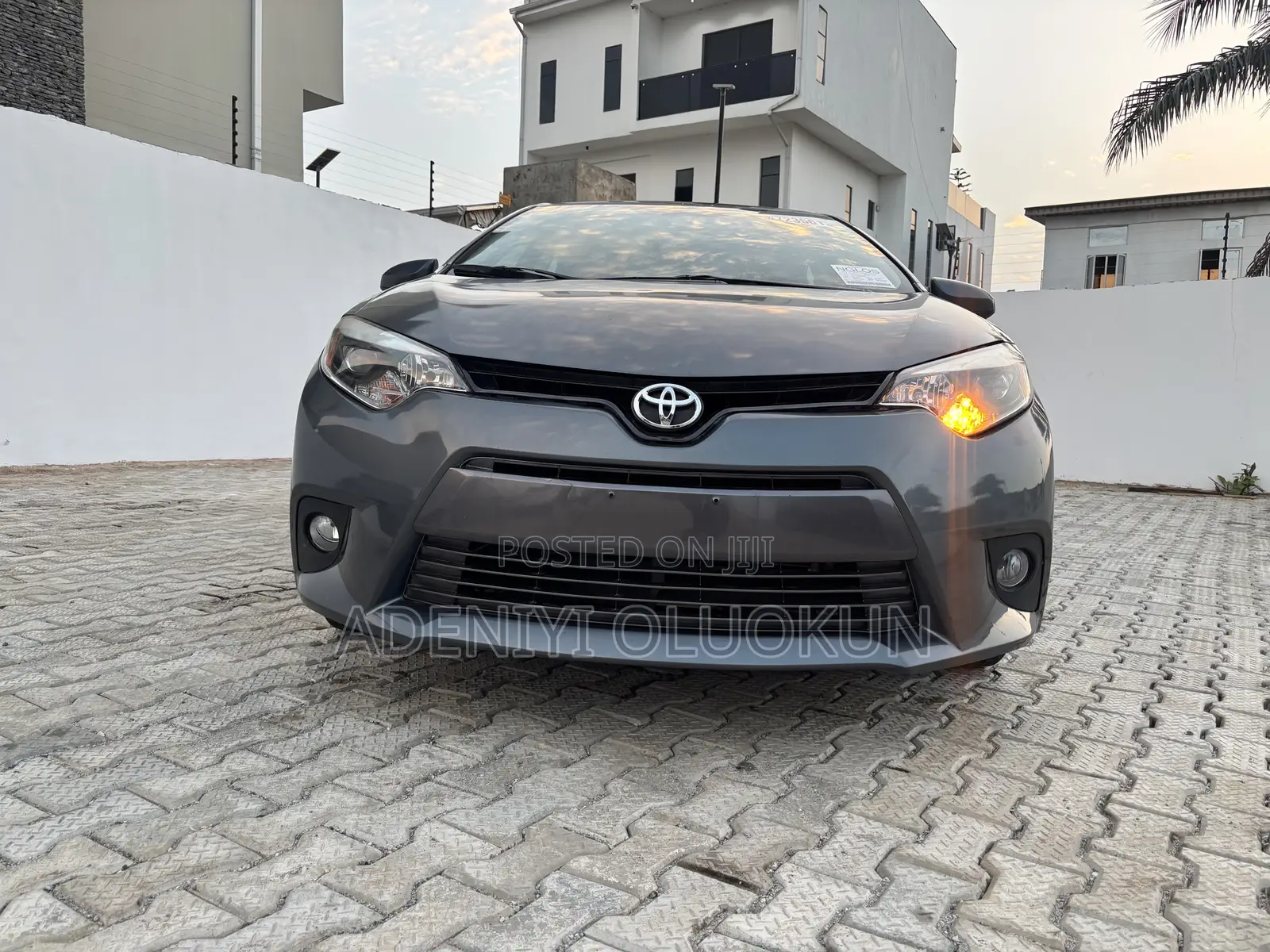 Toyota Corolla LE 4dr Sedan (1.8L 4cyl CVT) 2015 Gray