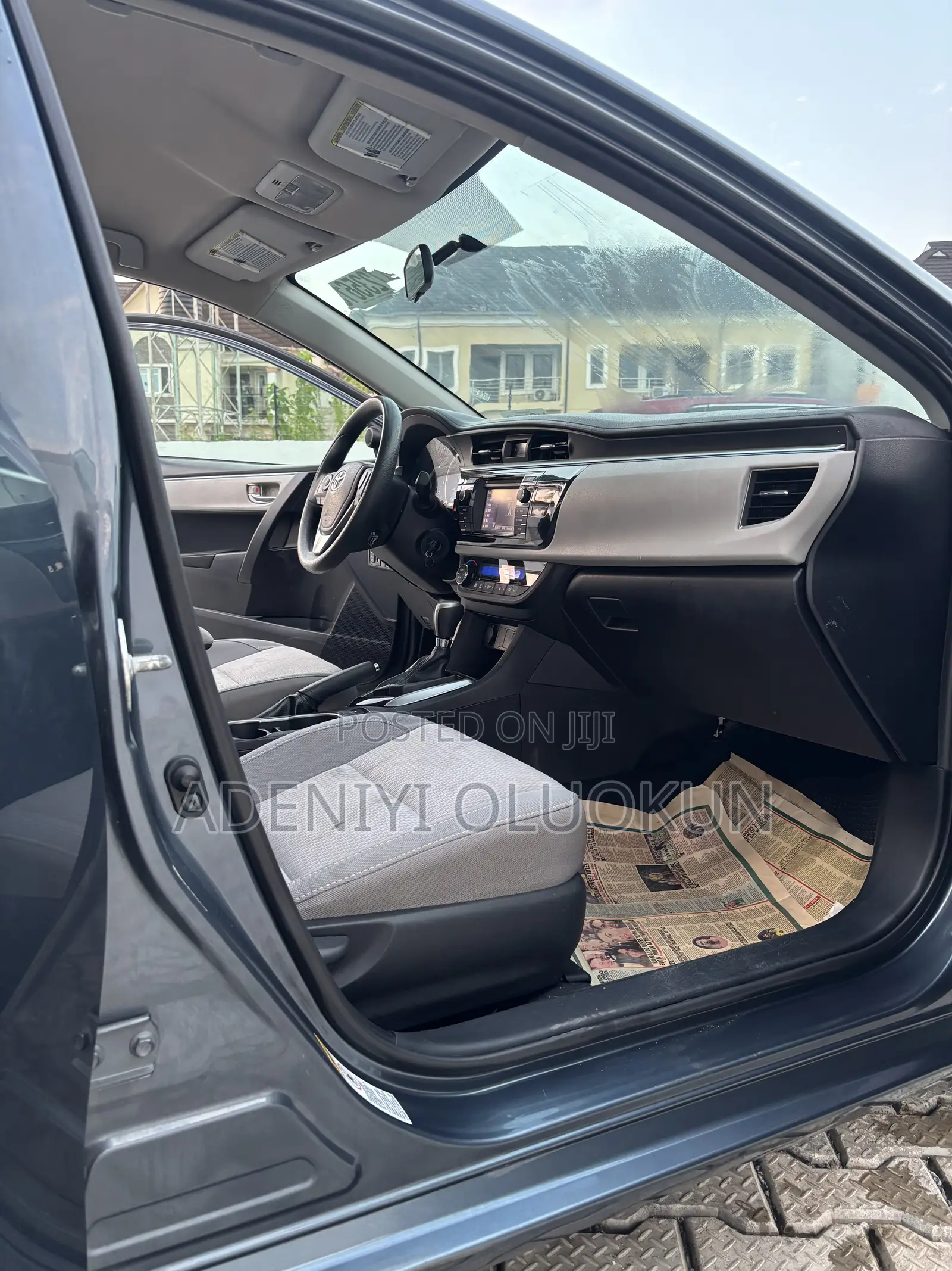 Toyota Corolla LE 4dr Sedan (1.8L 4cyl CVT) 2015 Gray