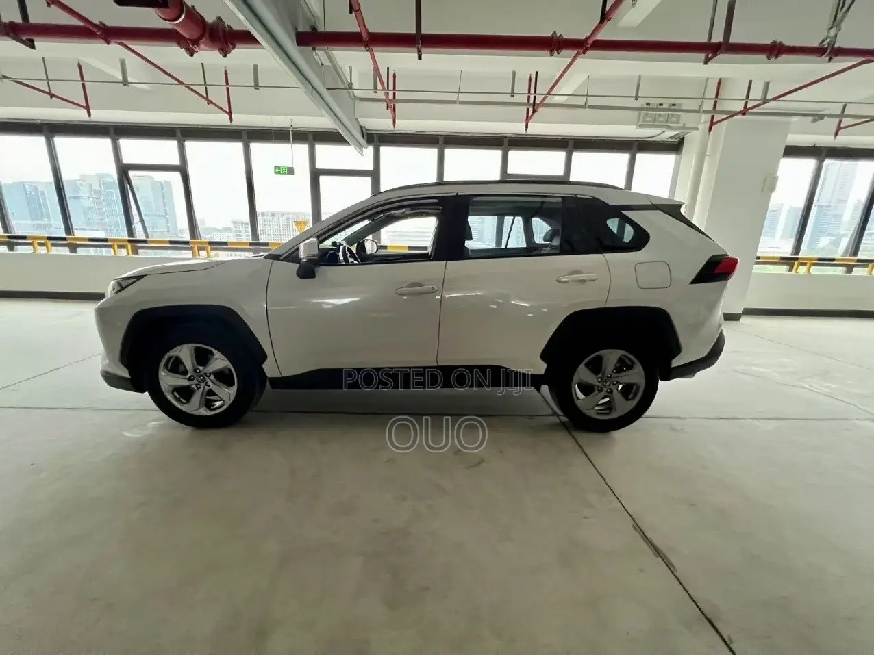 Toyota RAV4 XLE Premium 2021 White