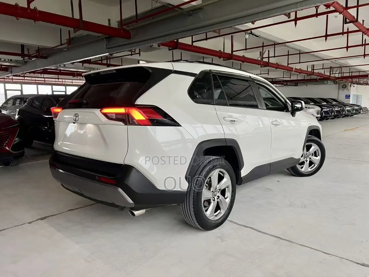 Toyota RAV4 XLE Premium 2021 White