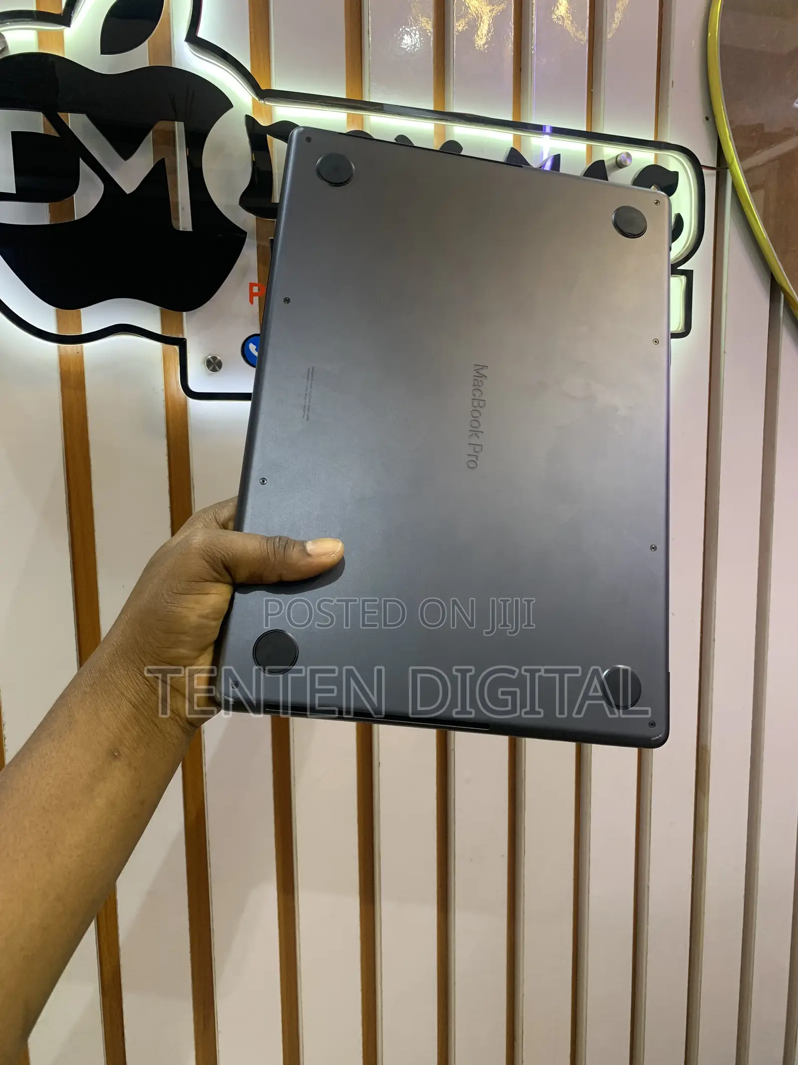 Laptop Apple MacBook Pro 2023 M3 Pro 36GB Apple M3 Pro SSD 1T