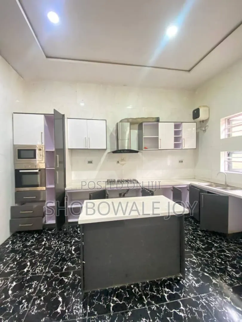 1bdrm Apartment in Ikota Villa, Lagos Island / Lagos Island for rent