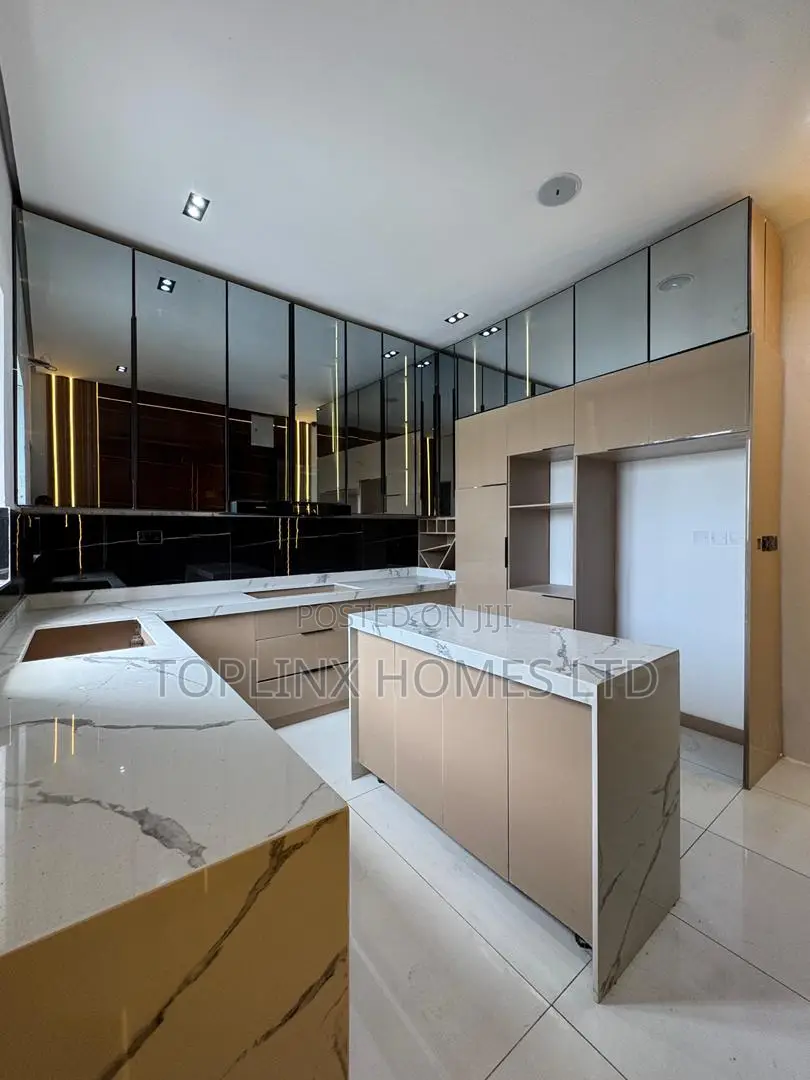 5bdrm Duplex in Orchid, Lekki Phase 2 for sale