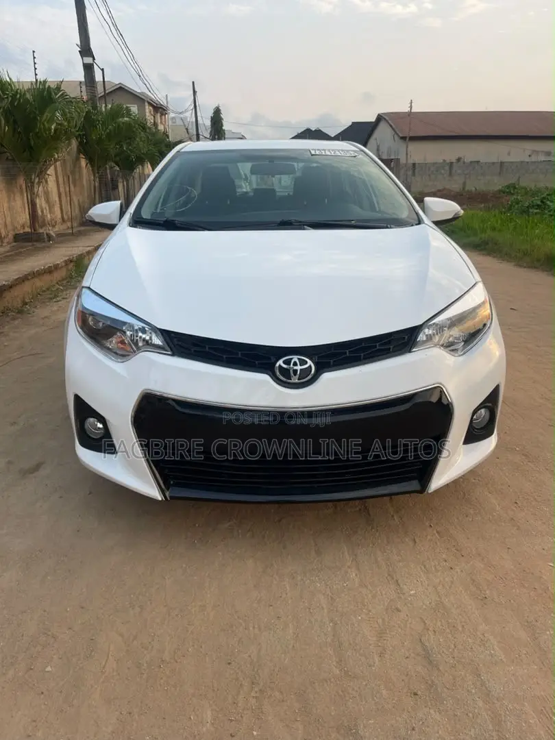 Toyota Corolla S 4dr Sedan (1.8L 4cyl CVT) 2015 White