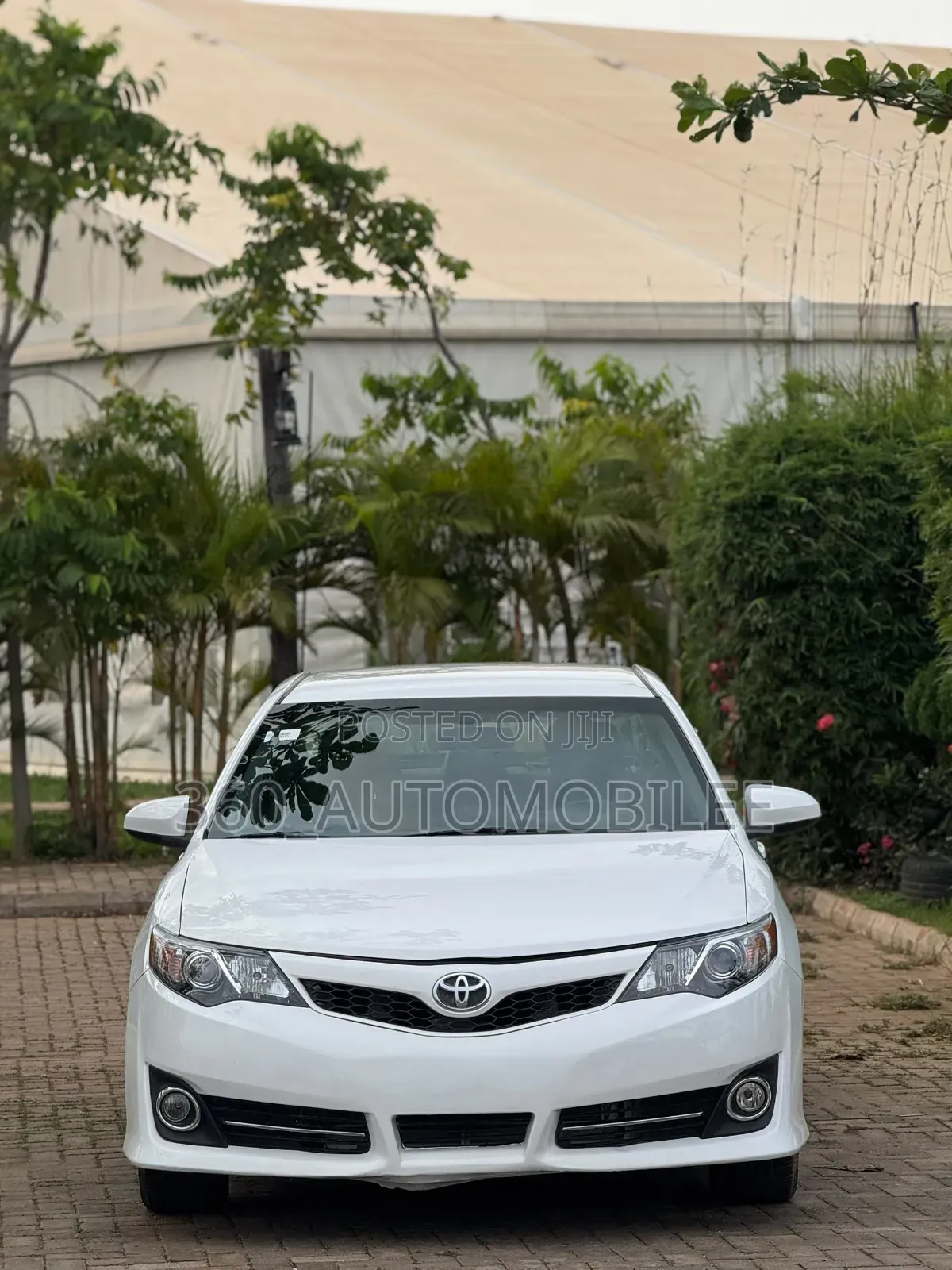 Toyota Camry SE 4dr Sedan (2.5L 4cyl 6A) 2014 White