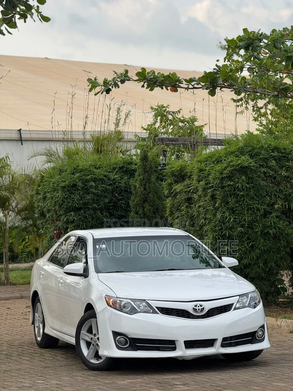Toyota Camry SE 4dr Sedan (2.5L 4cyl 6A) 2014 White