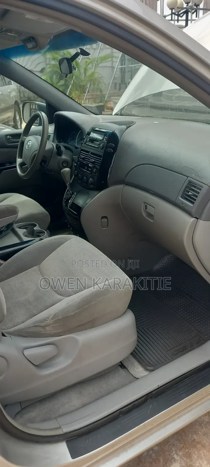 Toyota Sienna 2005 Silver