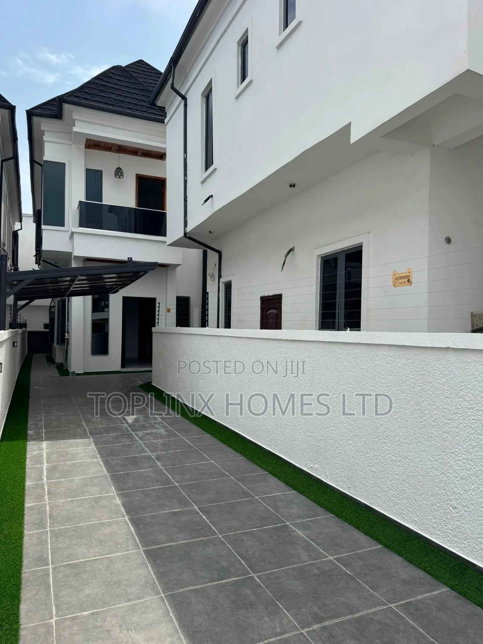 4bdrm Duplex in Orchid Road Lekki for sale