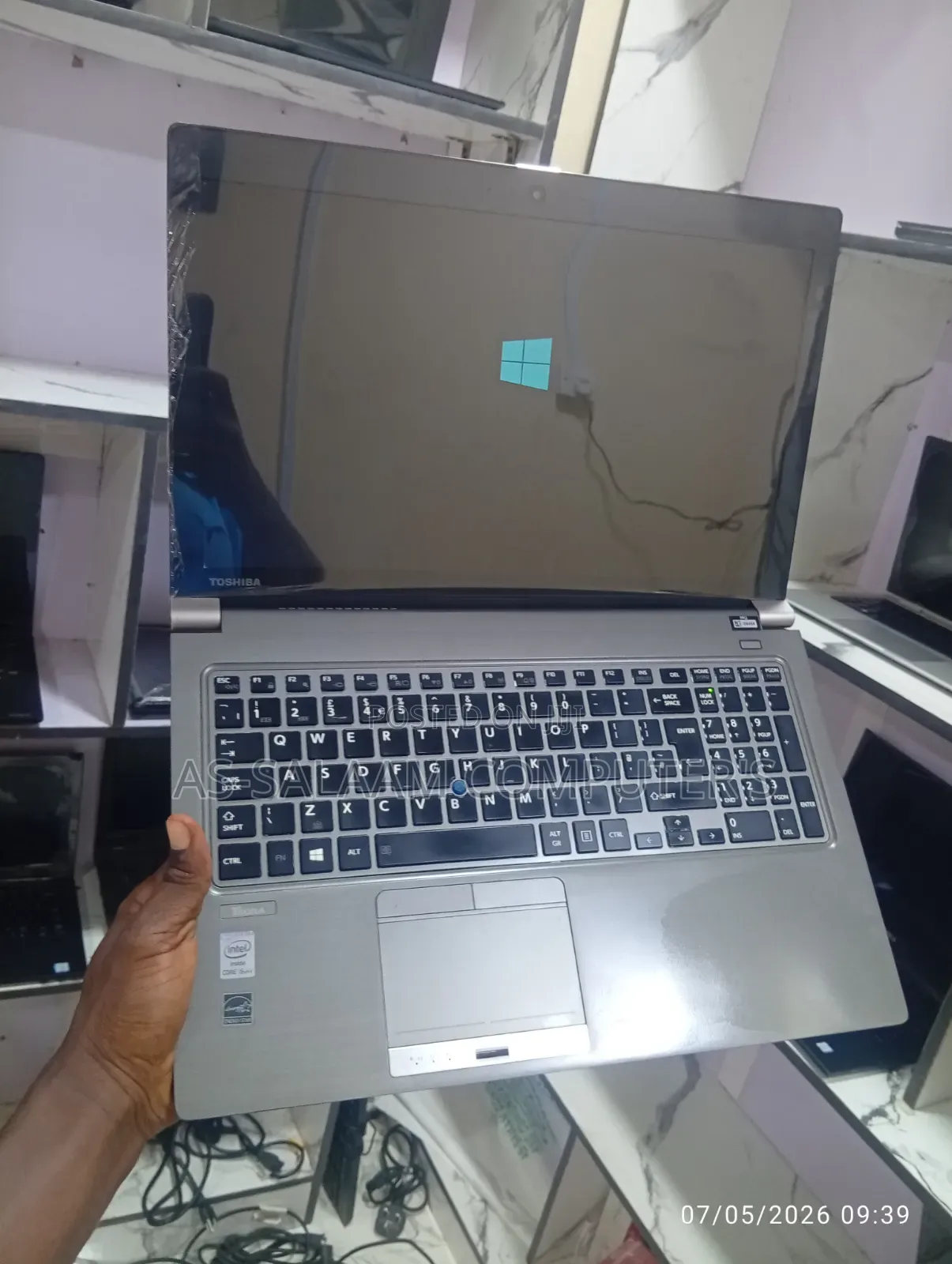 Laptop Toshiba Satellite L450D 8GB Intel Core i5 HDD 500GB