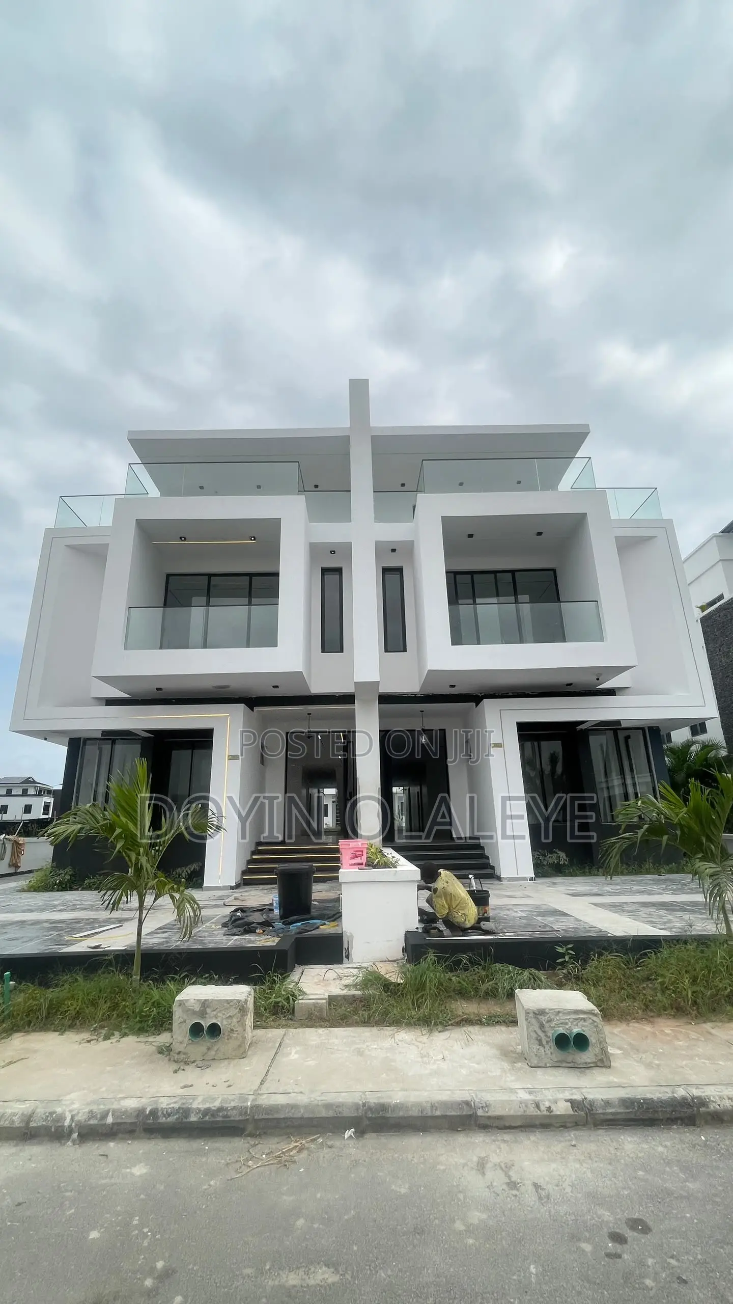 5bdrm Mansion in Ikate for sale