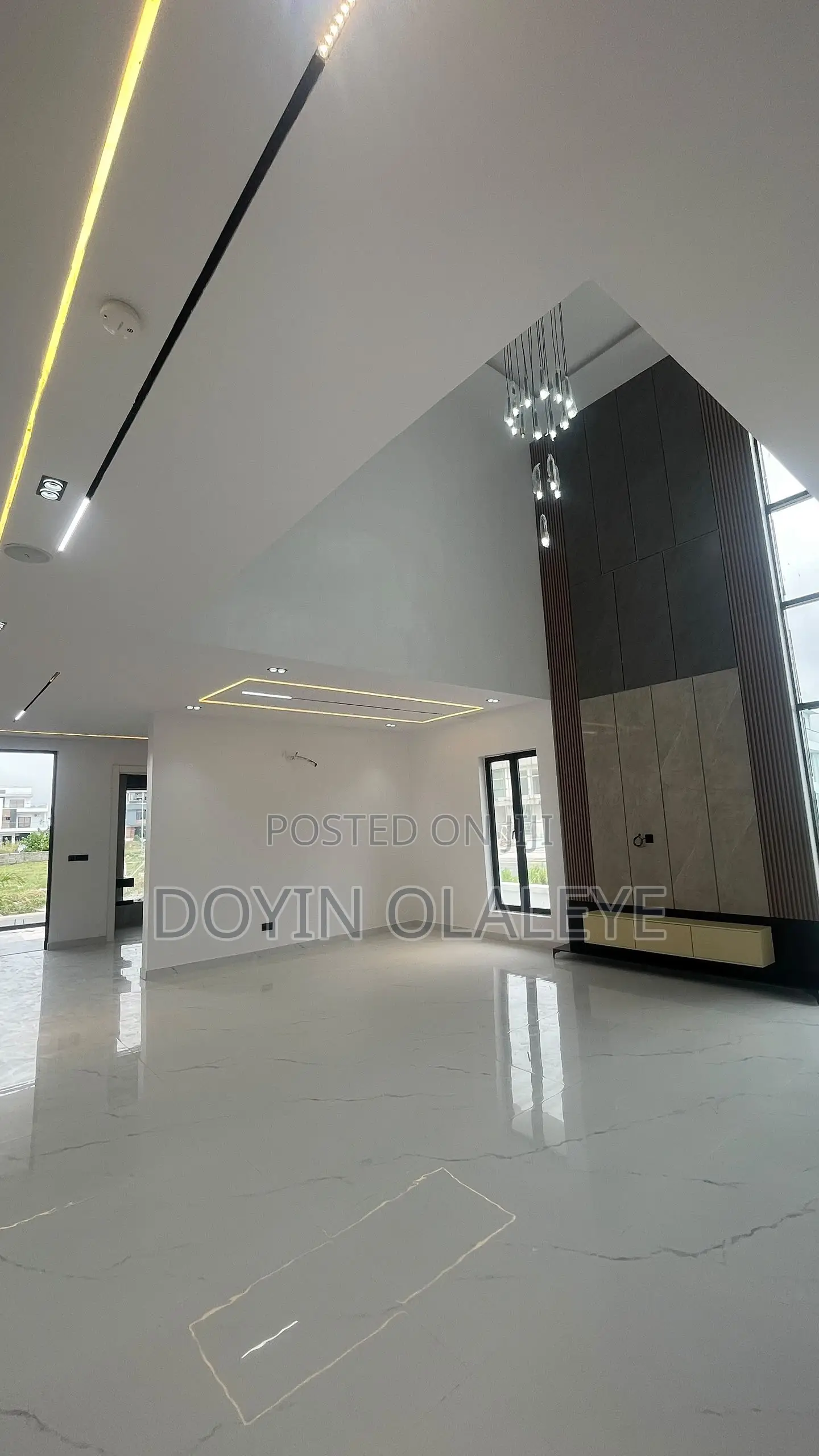 5bdrm Mansion in Ikate for sale