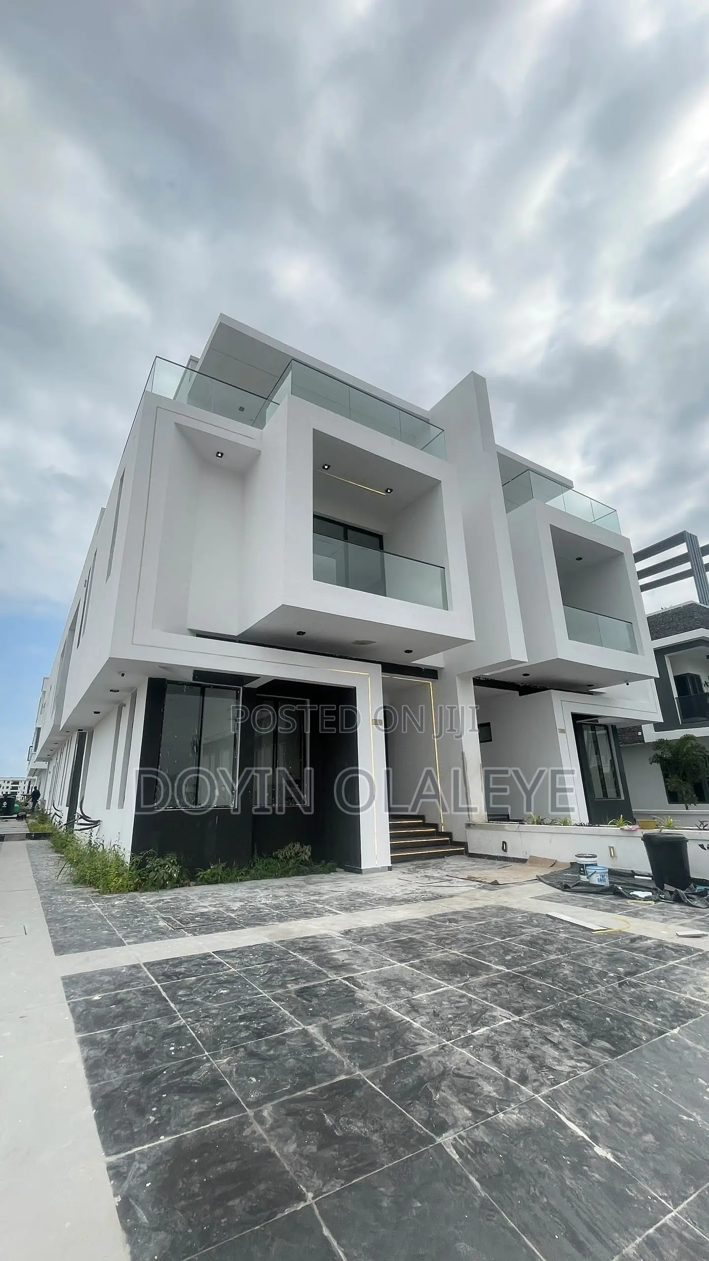5bdrm Mansion in Ikate for sale