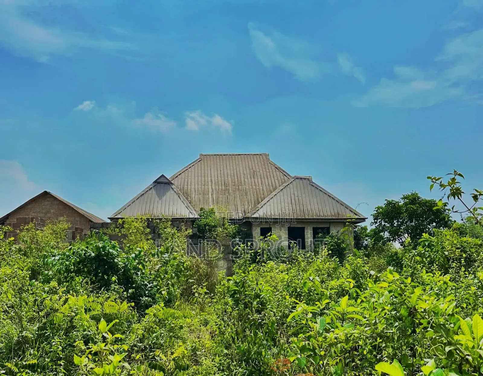 3bdrm Bungalow in Ado-Odo/Ota for sale
