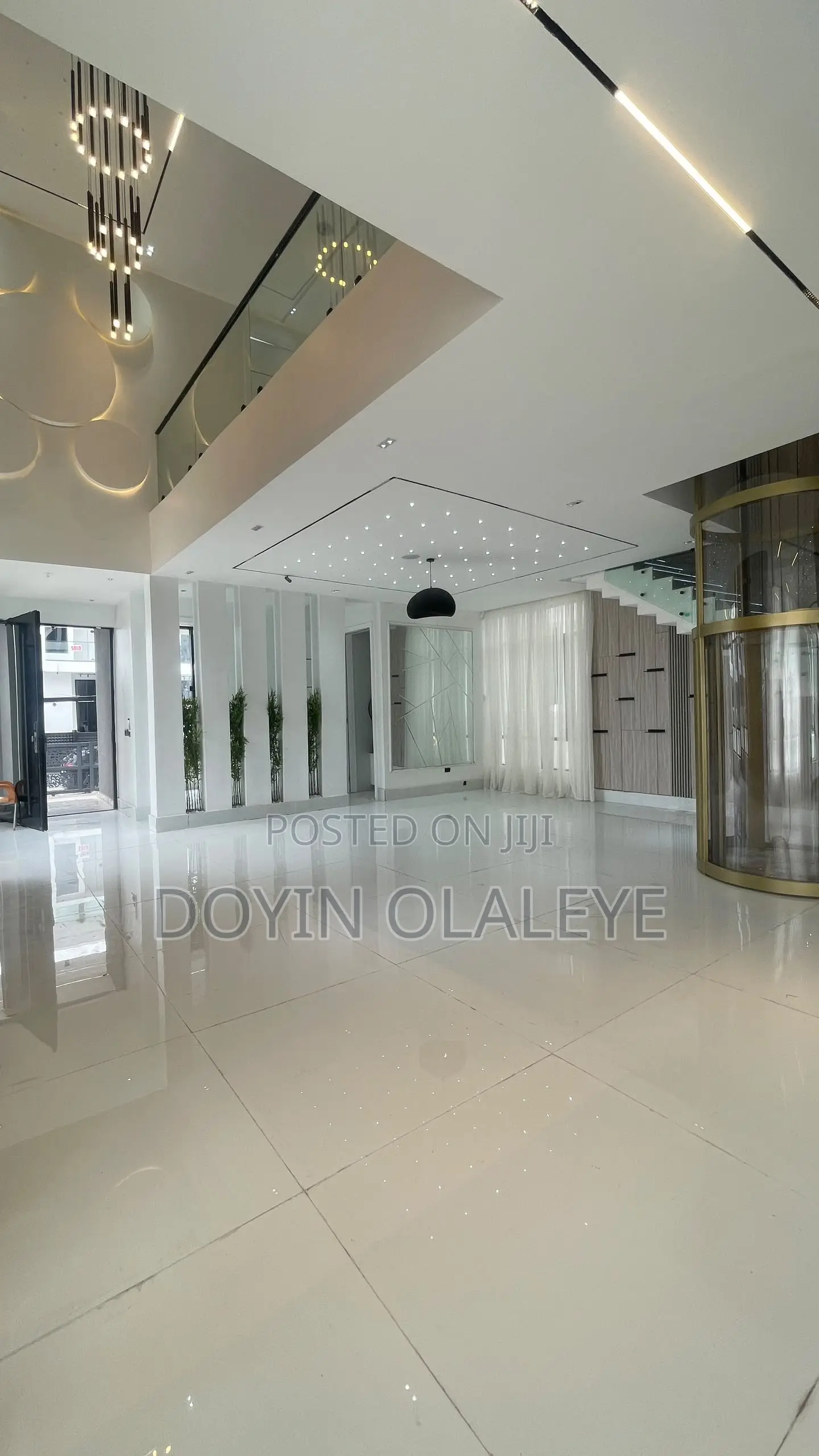 6bdrm Duplex in Chevron for sale