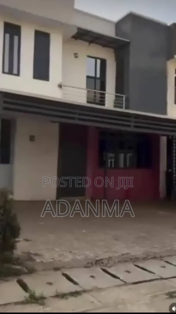 3bdrm Duplex in Dantata Estate, Life Camp for sale