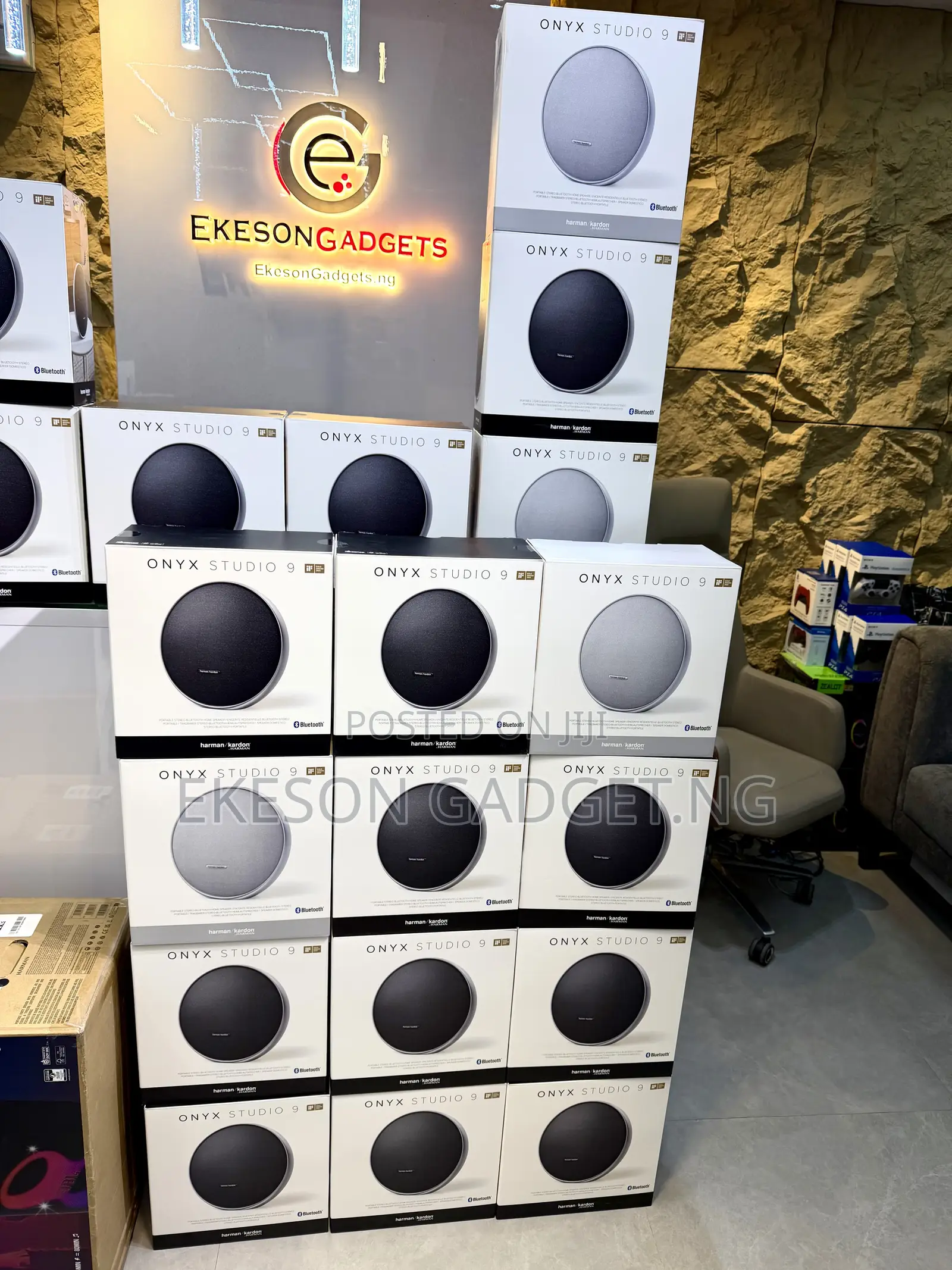Brandnew Onyx Studio 9 Speaker