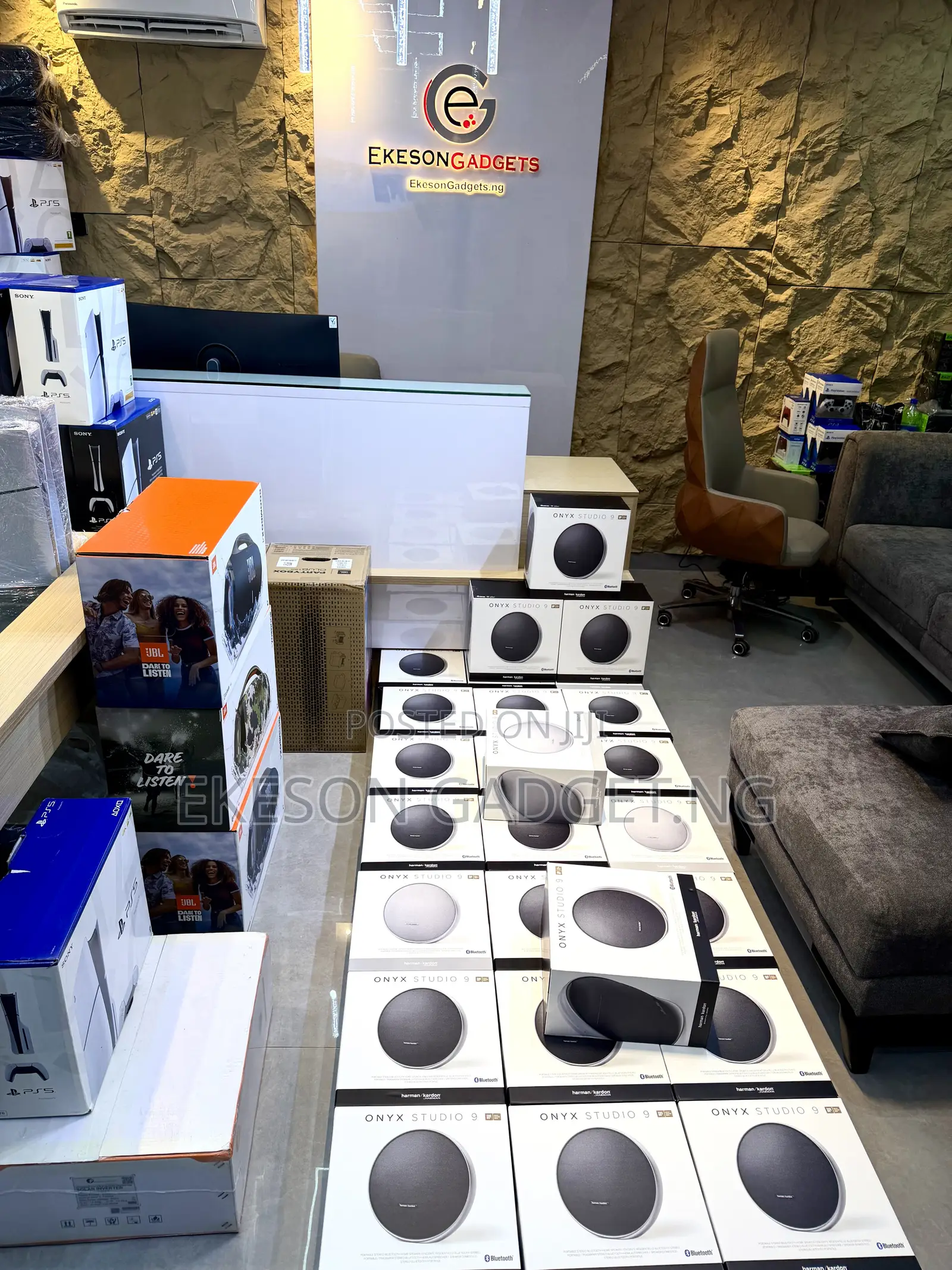 Brandnew Onyx Studio 9 Speaker