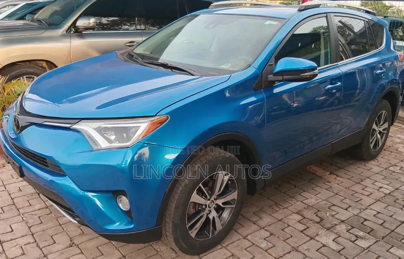 Toyota RAV4 XLE 4dr SUV AWD (2.5L 4cyl 6A) 2018 Blue