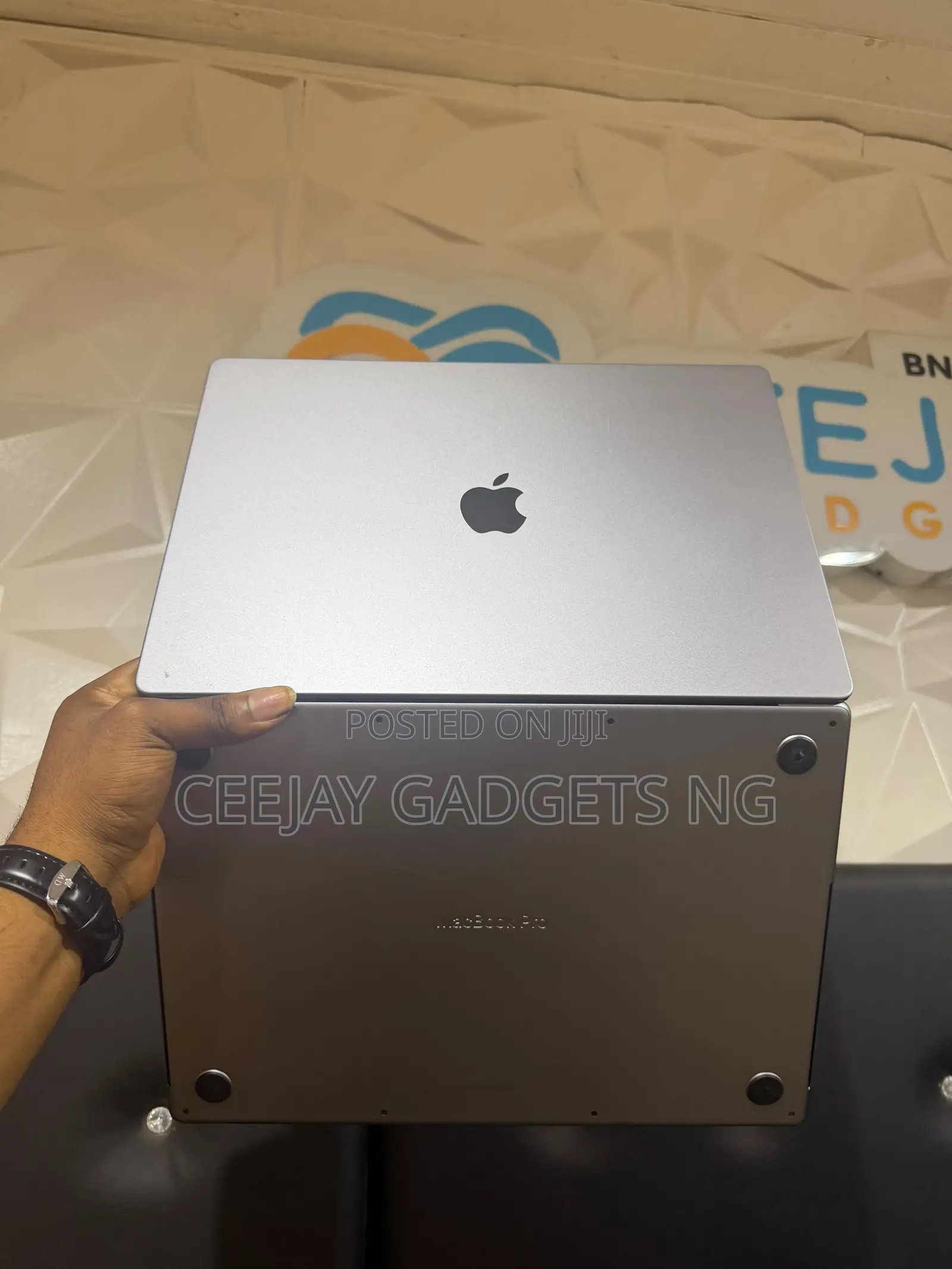 Laptop Apple MacBook Pro 2023 M2 Max 64GB Apple M2 Ultra SSD 1T