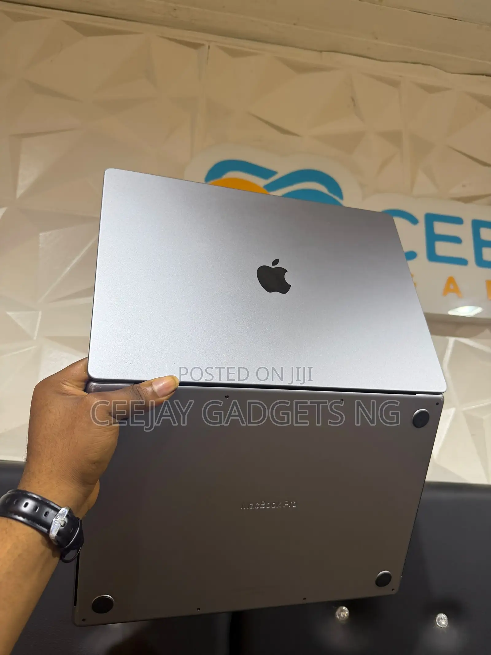 Laptop Apple MacBook Pro 2021 M1 Max 64GB Apple M1 Max SSD 4T