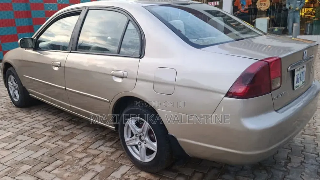 Honda Civic 2004 Gold