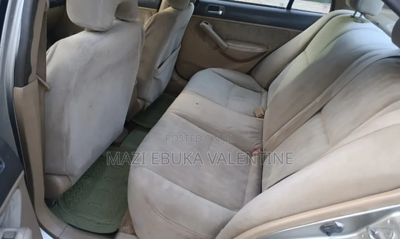 Honda Civic 2004 Gold