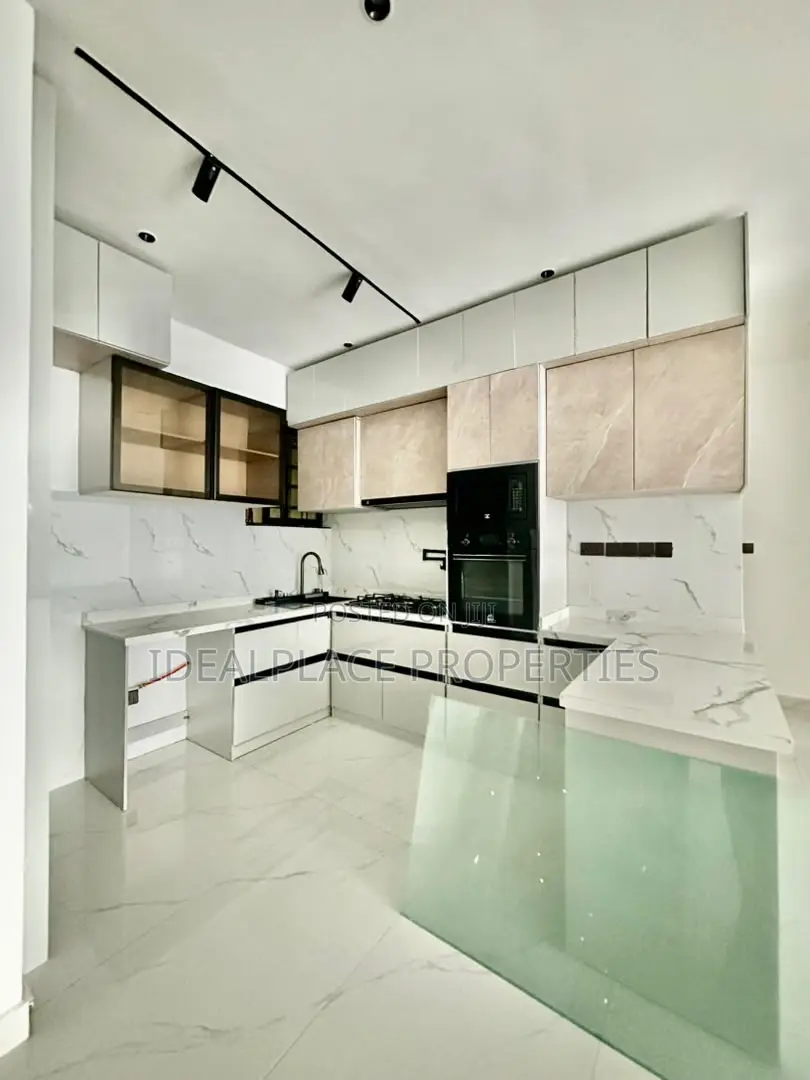 2bdrm Apartment in Lekki Phase 1 for sale
