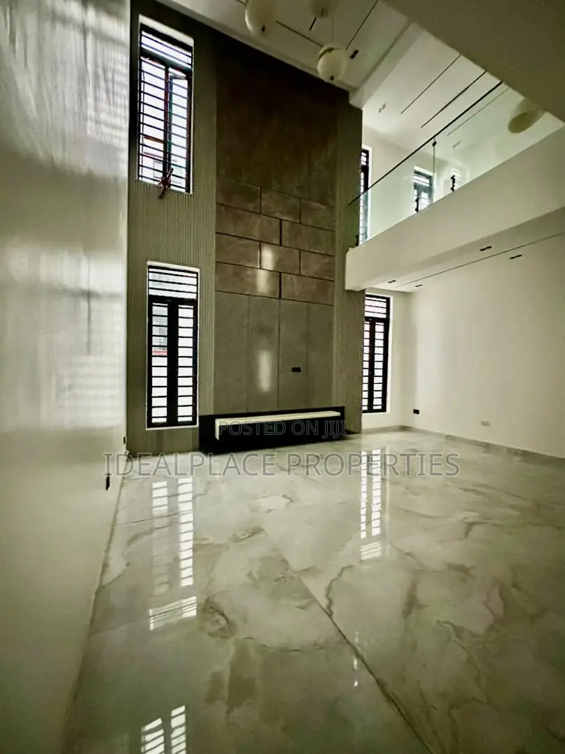 5bdrm Duplex in Lekki Phase 1 for sale