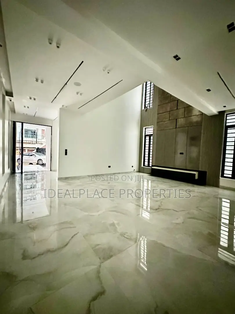 5bdrm Duplex in Lekki Phase 1 for sale