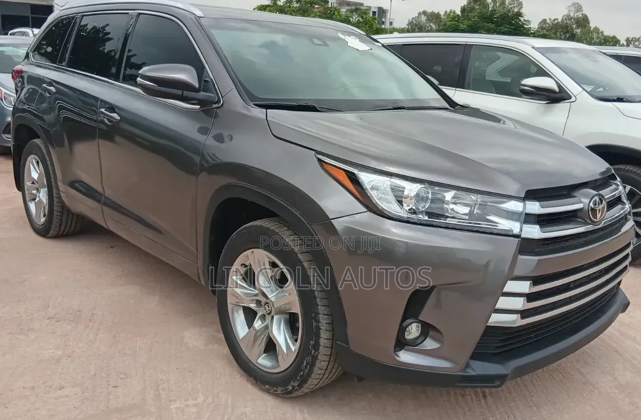 Toyota Highlander Limited 2019 Gray
