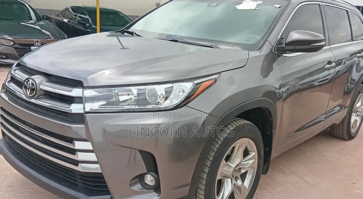 Toyota Highlander Limited 2019 Gray