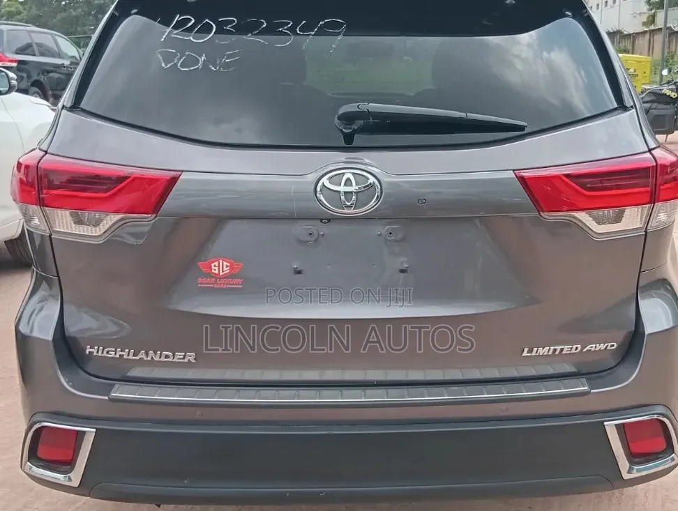 Toyota Highlander Limited 2019 Gray