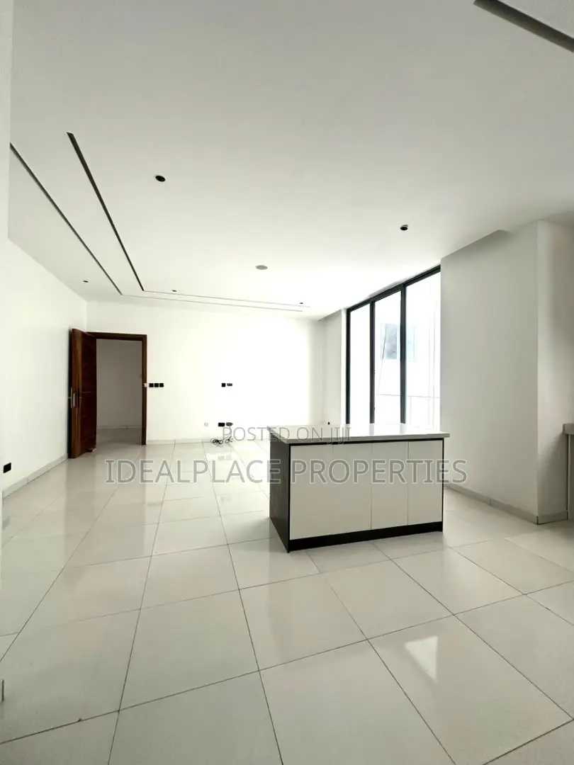 2bdrm Apartment in Lekki Phase 1 for sale
