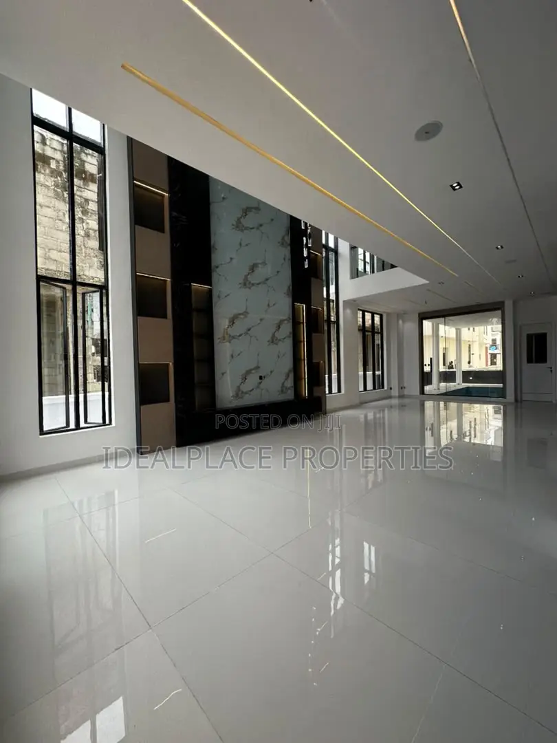 5bdrm House in Ikota for sale