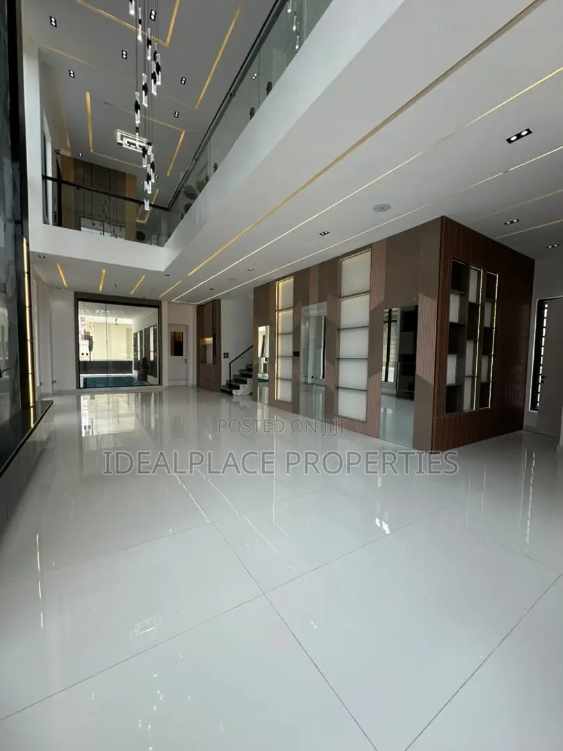 5bdrm House in Ikota for sale