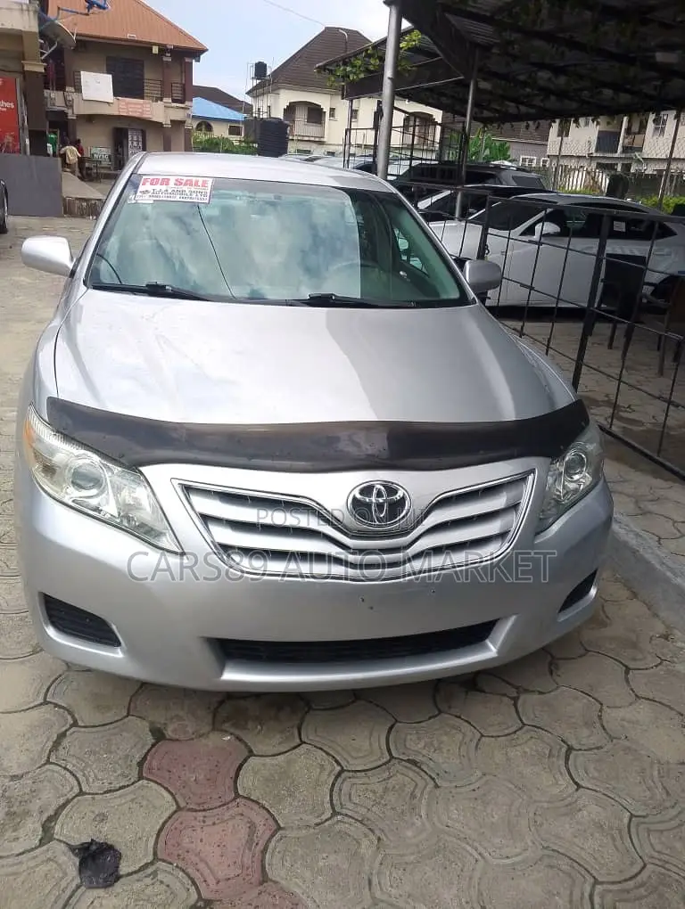 Toyota Camry LE 4dr Sedan (2.5L 4cyl 6AM) 2010 Silver