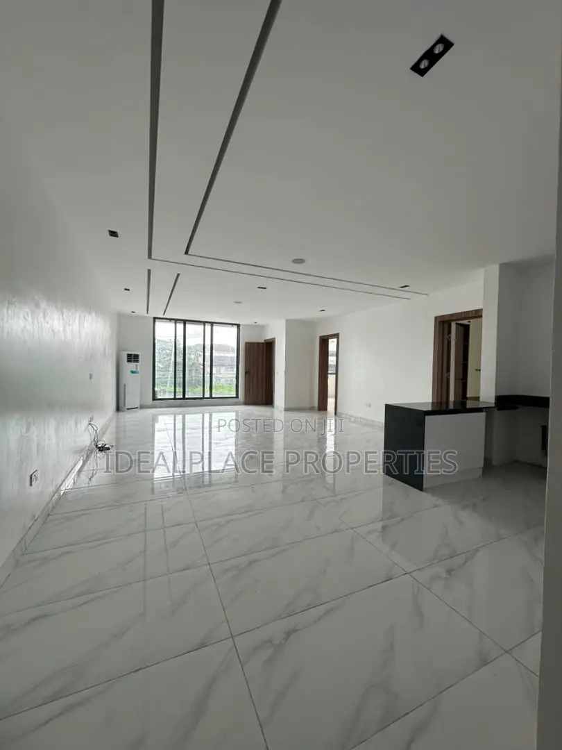 2bdrm Apartment in Lekki Phase 1 for sale