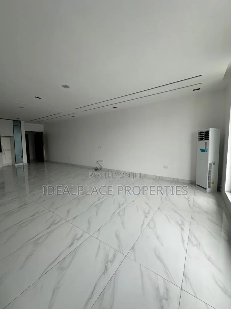 2bdrm Apartment in Lekki Phase 1 for sale